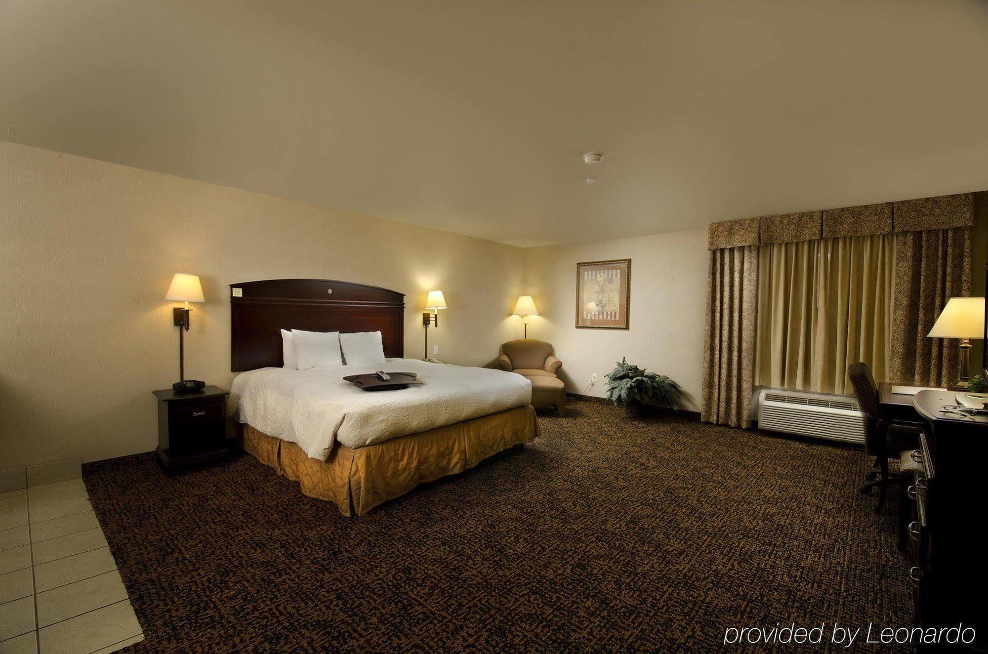 Hampton Inn & Suites Gallup Exterior photo